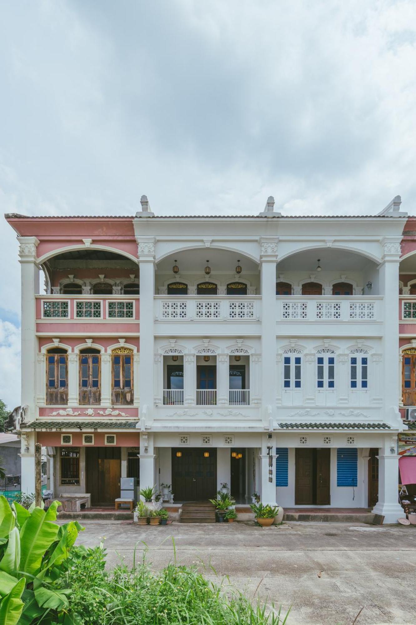 Botan Boutique Hotel Patong Екстериор снимка