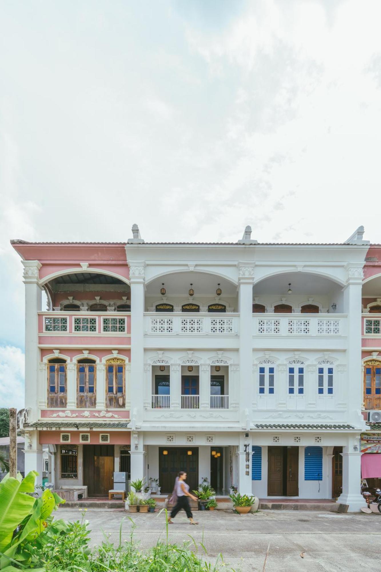 Botan Boutique Hotel Patong Екстериор снимка