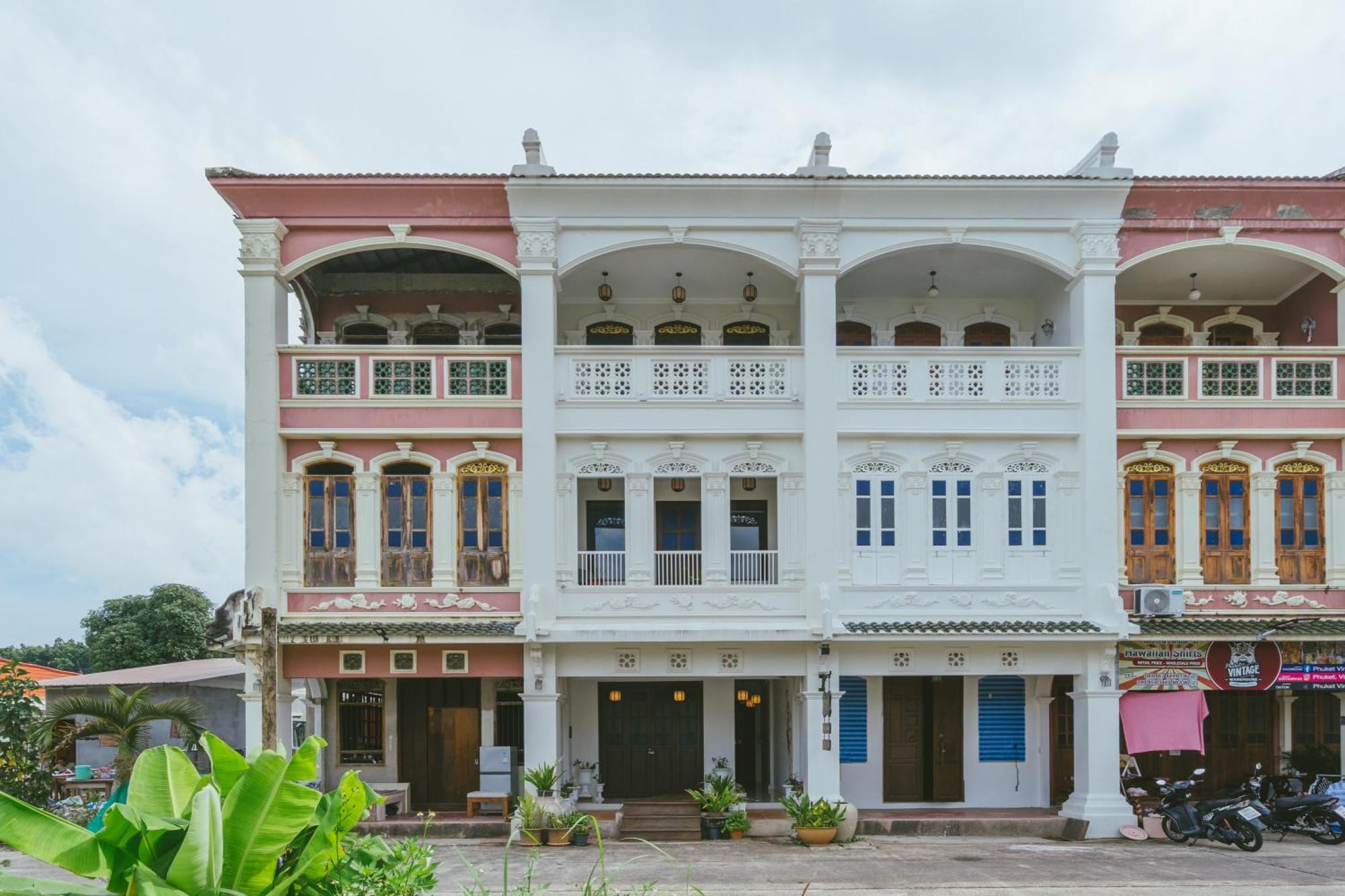 Botan Boutique Hotel Patong Екстериор снимка